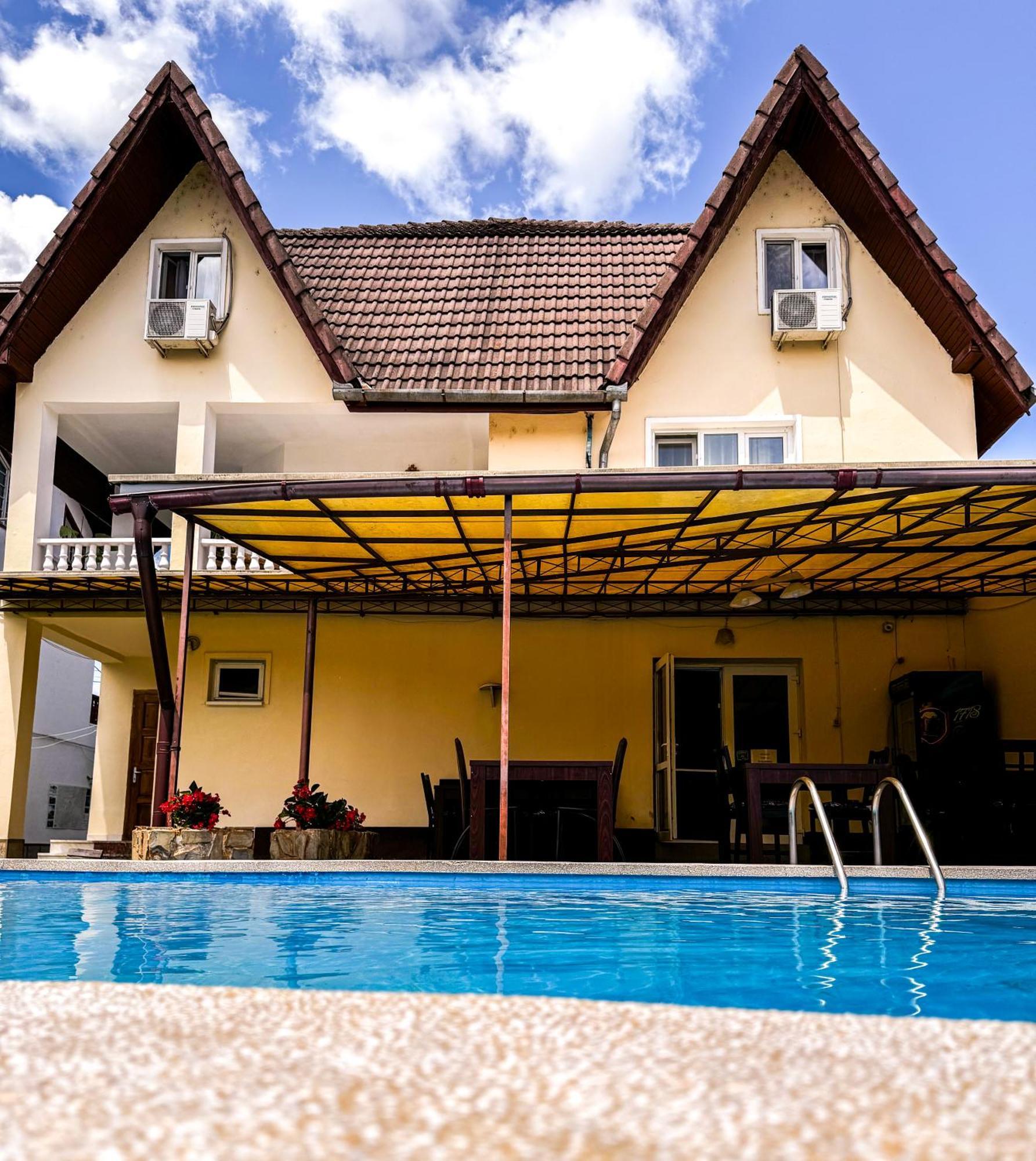 Pensiunea Vila Silva I Haţeg Exterior foto